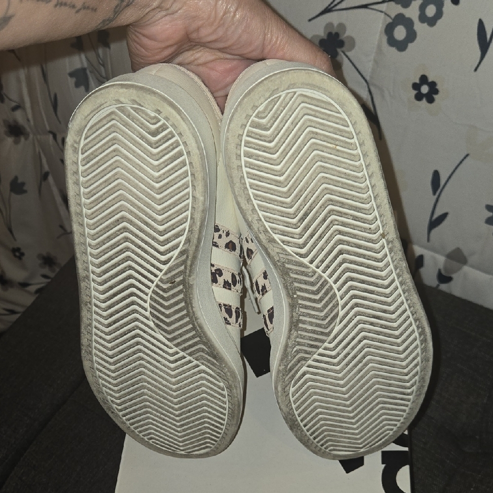 Adidas Off-White Sneakers with Animal Print Accents - Picture 5 of 9